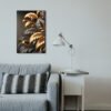 Cuadro decorativo personalizado Oro en la Penumbra: Elegancia BotÃ¡nica en Movimiento