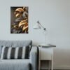 Cuadro decorativo personalizado Oro en la Penumbra: Elegancia BotÃ¡nica en Movimiento